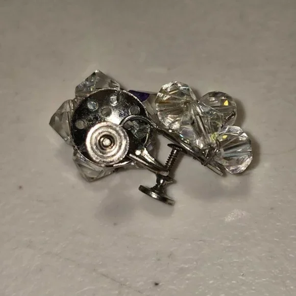 Vintage Flower Shape Crysal Screw On Earrings - Picture 2 of 3